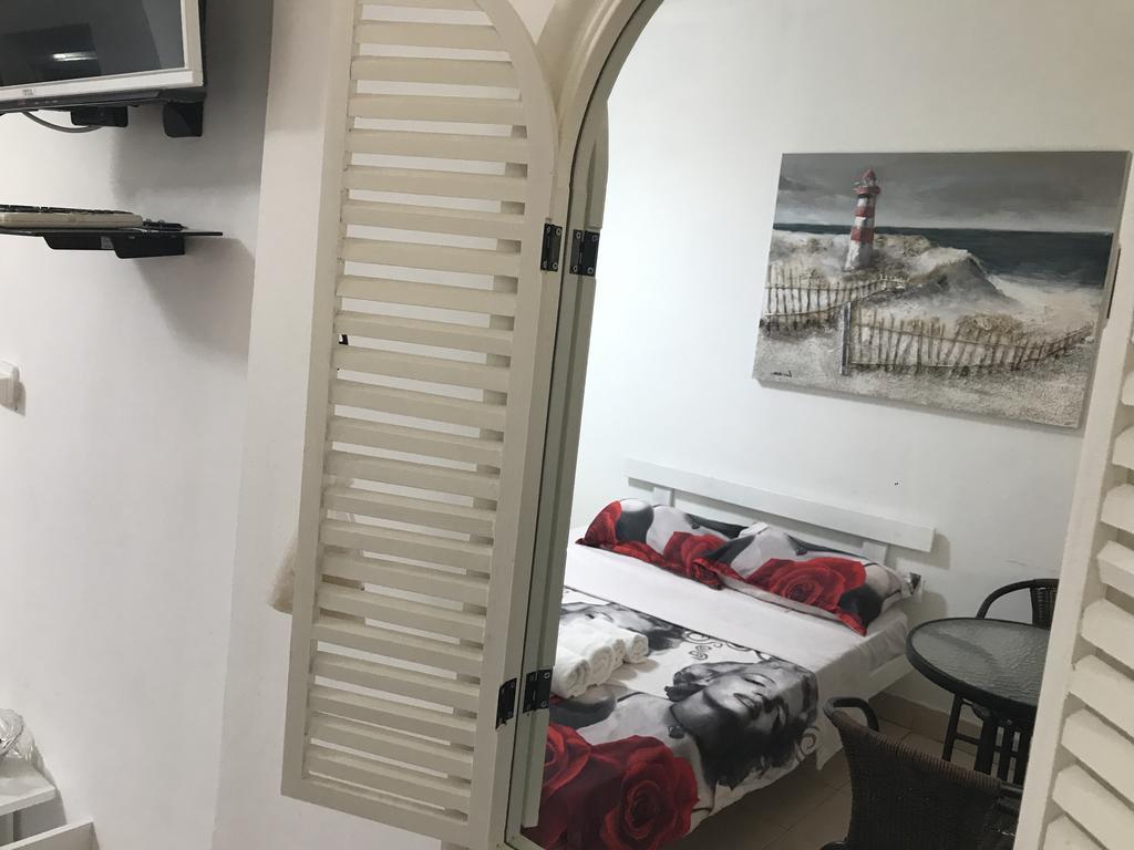 Netanya Motel Pierre Zewnętrze zdjęcie