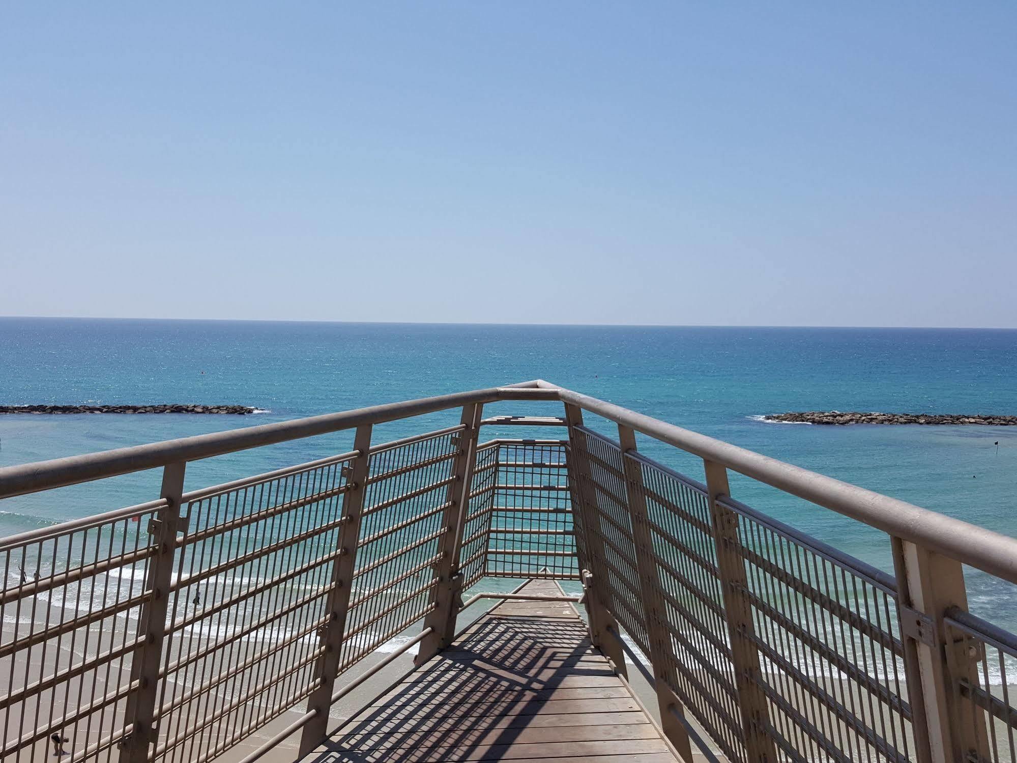 Netanya Motel Pierre Zewnętrze zdjęcie