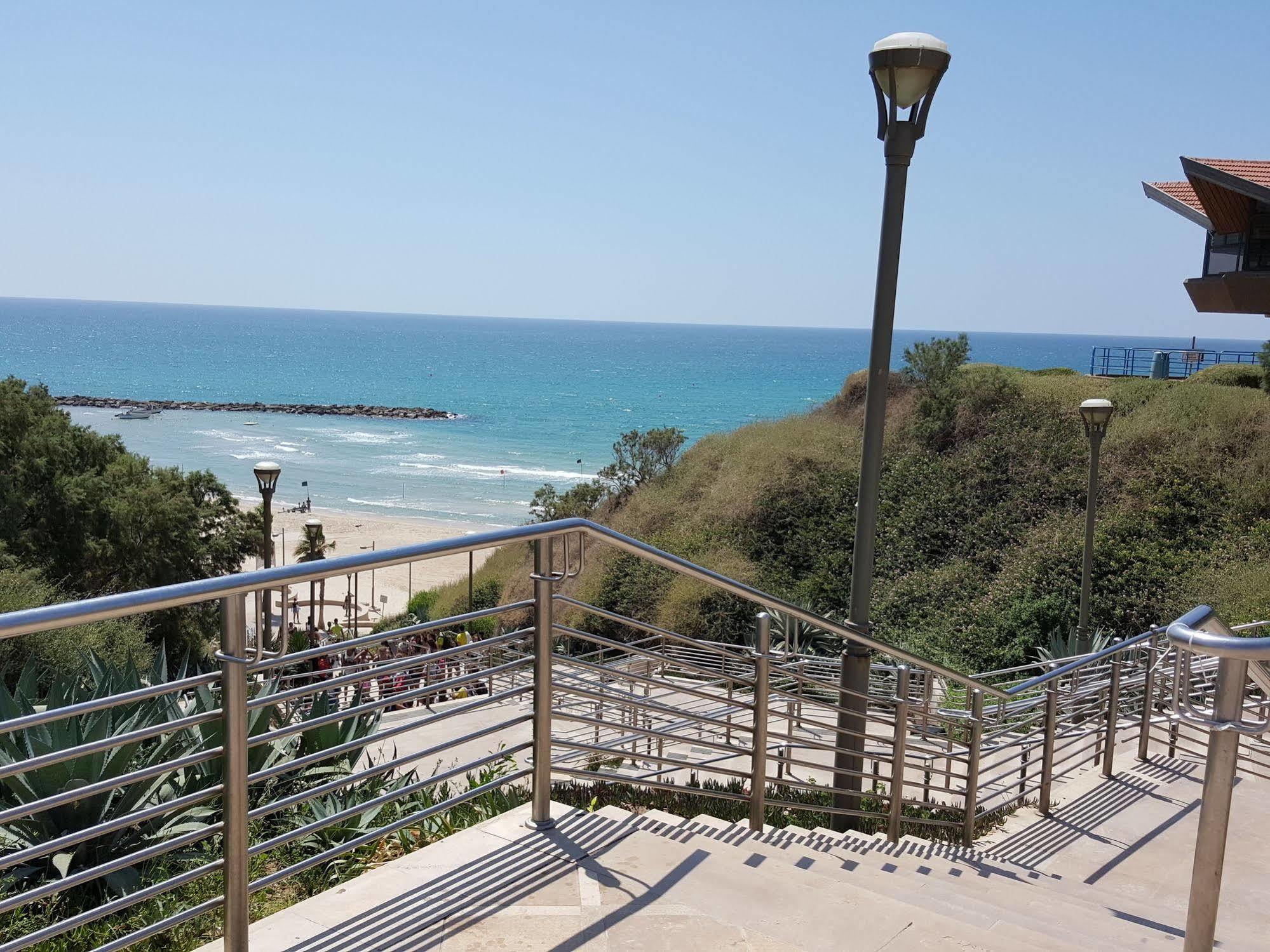 Netanya Motel Pierre Zewnętrze zdjęcie